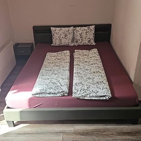 Preiswertes Zimmer Zum Uebernachten Цюрих Экстерьер фото