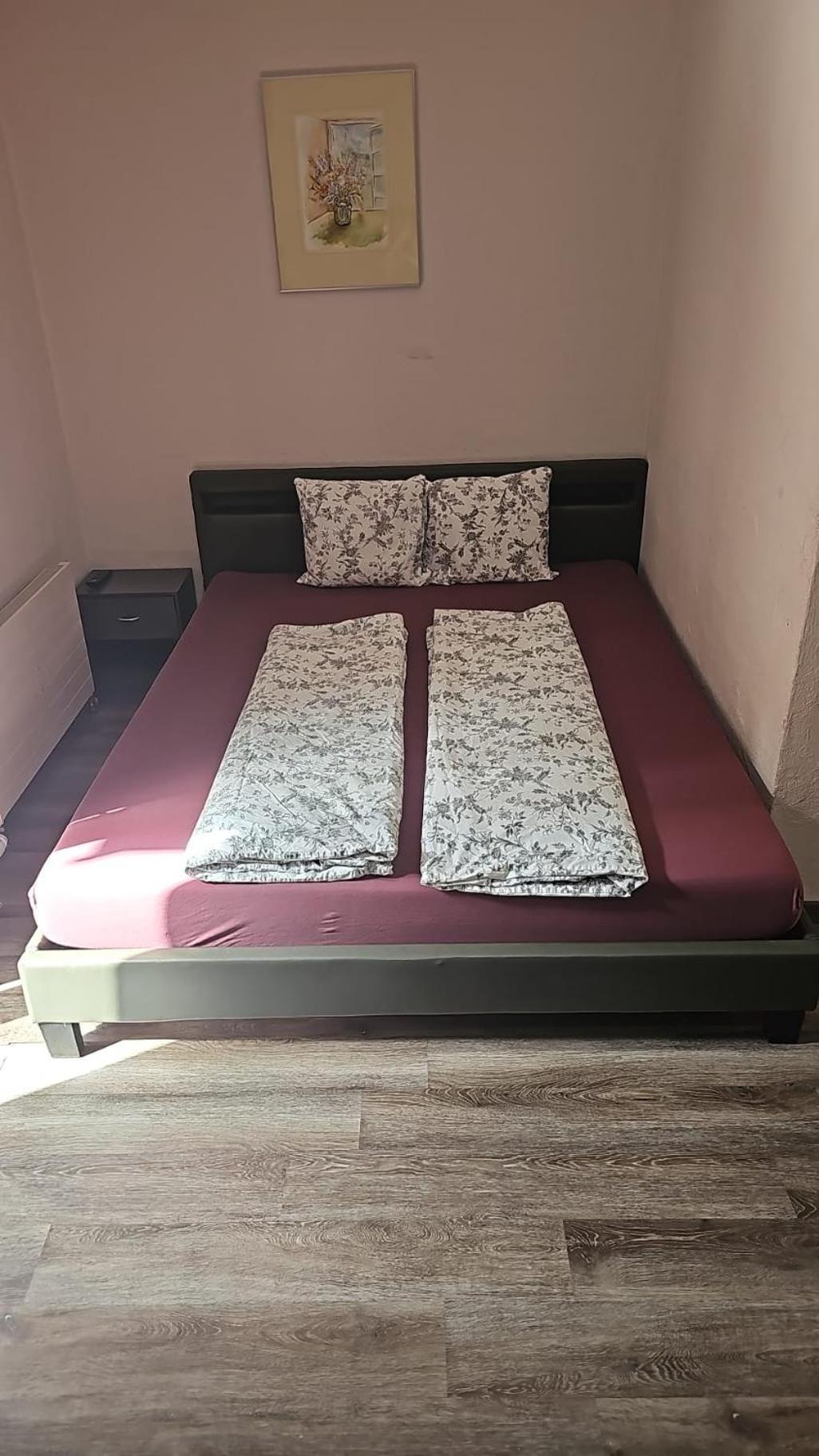 Preiswertes Zimmer Zum Uebernachten Цюрих Экстерьер фото