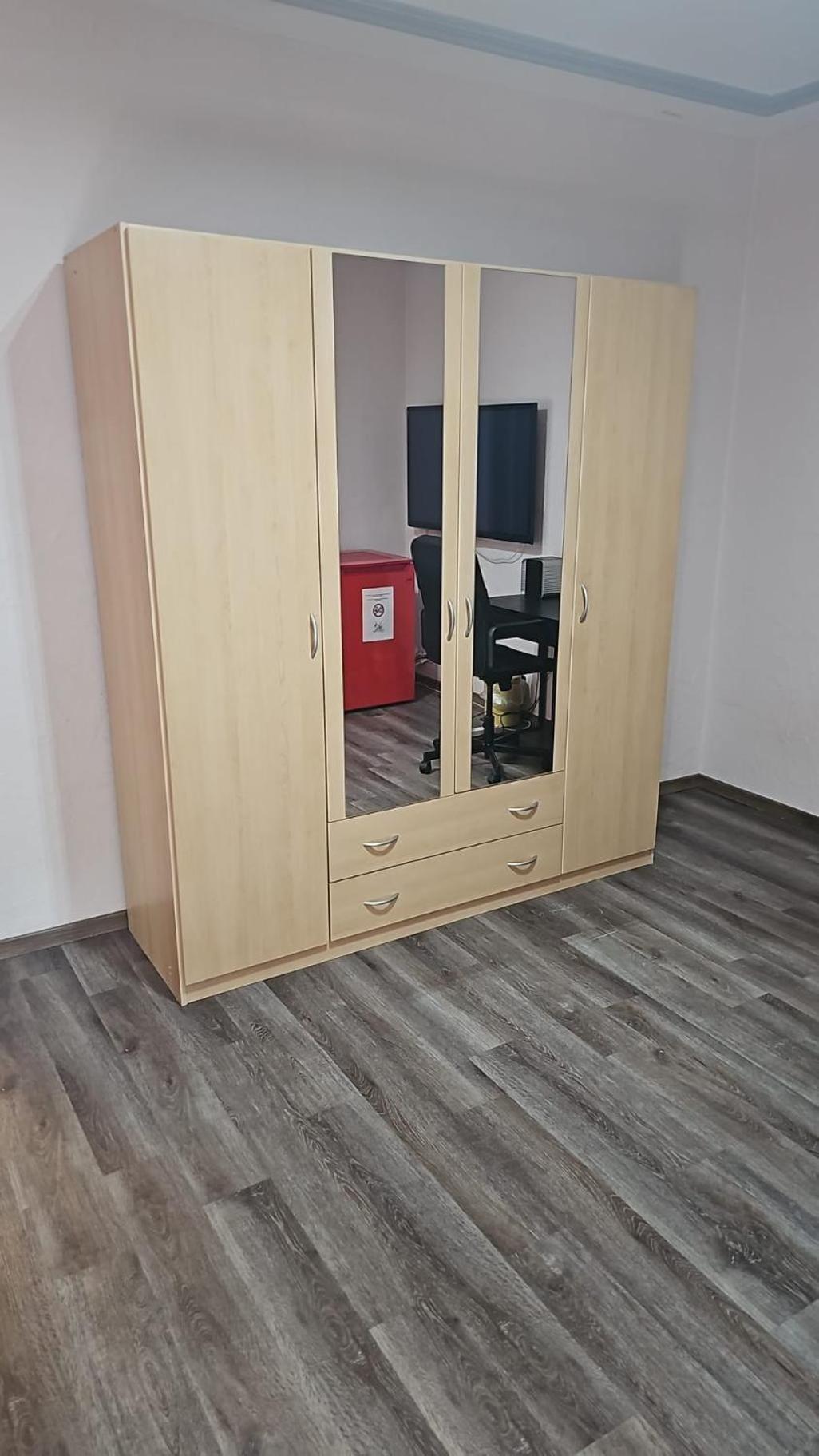 Preiswertes Zimmer Zum Uebernachten Цюрих Экстерьер фото